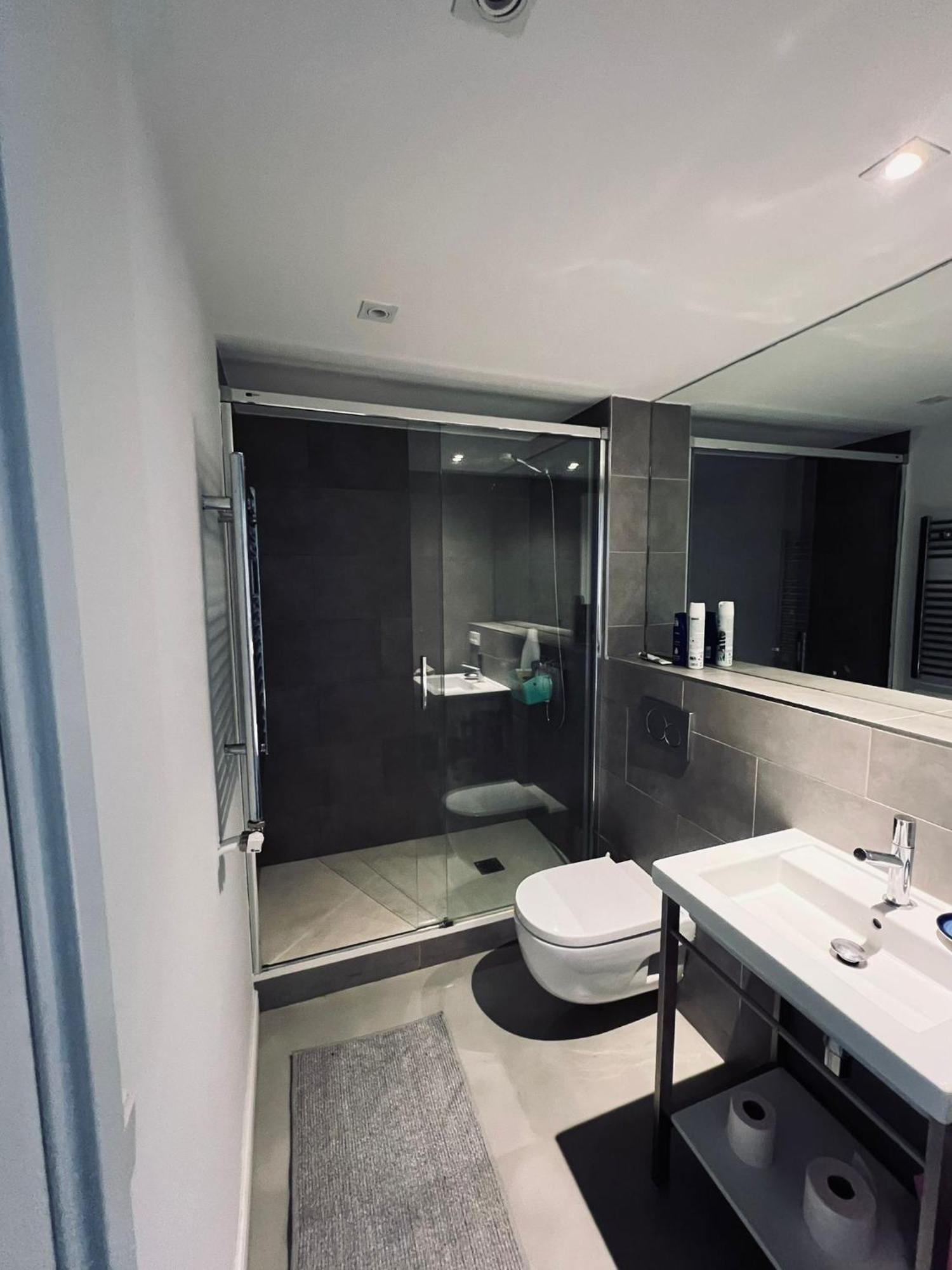 Habitacion Privada En Bello Apartamento Compartido برشلونة المظهر الخارجي الصورة
